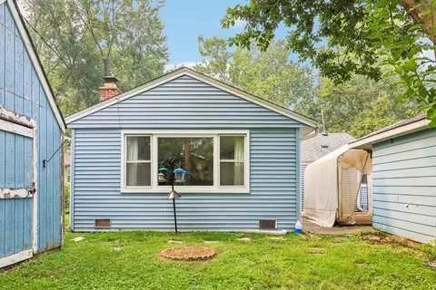 Exterior - 2206 Hawk Ln, Rolling Meadows, IL 60008 photo 5 of 6