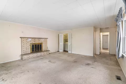 Living - 2206 Hawk Ln, Rolling Meadows, IL 60008 photo 4 of 5