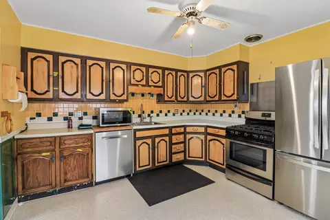 Kitchen - 2206 Hawk Ln, Rolling Meadows, IL 60008 photo 1 of 3