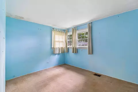 Bedroom - 2206 Hawk Ln, Rolling Meadows, IL 60008 photo 1 of 9