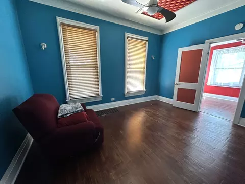 Living - 419-421 N Spring St, Elgin, IL 60120 photo 10 of 11