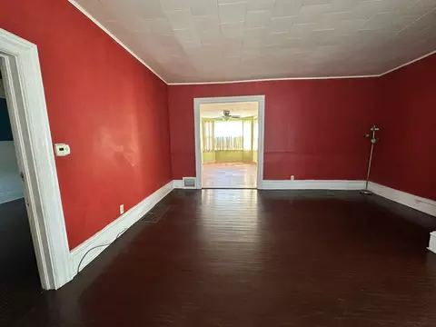Living - 419-421 N Spring St, Elgin, IL 60120 photo 6 of 11