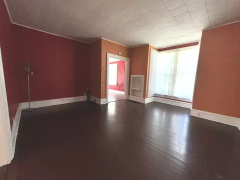 Living - 419-421 N Spring St, Elgin, IL 60120 photo 5 of 11