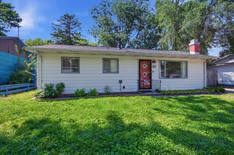 1709 Crescent Dr, Champaign, IL 61821 photo 2