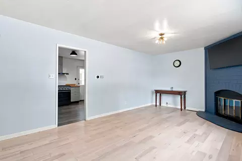 1709 Crescent Dr, Champaign, IL 61821 photo 4