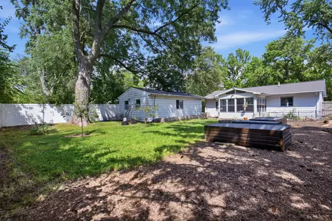 1709 Crescent Dr, Champaign, IL 61821 photo 16