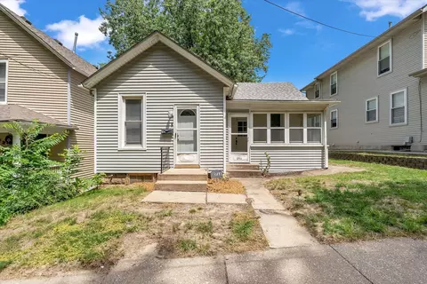 2711 9th Ave, Rock Island, IL 61201