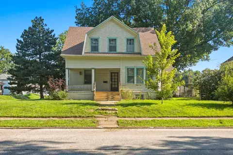 806 E Central Park Ave, Davenport, IA 52803
