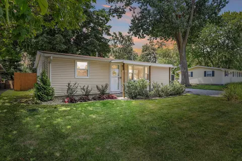 Exterior - 901 E Fairview Dr, Tuscola, IL 61953 photo 3 of 17