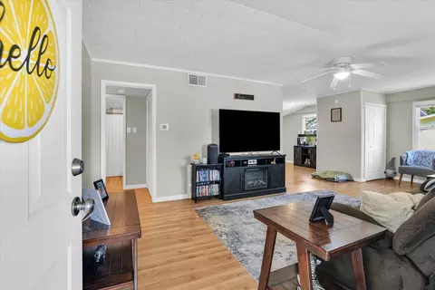 Entry Way - 901 E Fairview Dr, Tuscola, IL 61953 photo 1 of 1