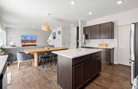 Kitchen - 25417 W Ryan Ln, Plainfield, IL 60586 photo 7 of 7