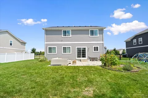 Exterior - 25417 W Ryan Ln, Plainfield, IL 60586 photo 2 of 4
