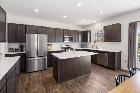 Kitchen - 25417 W Ryan Ln, Plainfield, IL 60586 photo 5 of 7