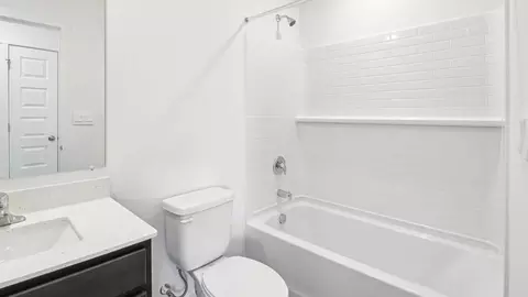 Bath - 1309 Foxglove Dr, Bartlett, IL 60103 photo 3 of 4