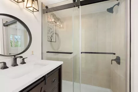 Bath - 1010 Osage Dr, Mchenry, IL 60051 photo 1 of 1