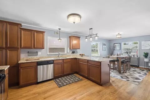 Kitchen - 620 E 10th St, Lockport, IL 60441 photo 2 of 2