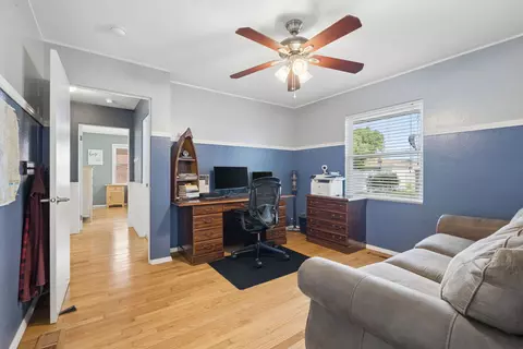 Entry Way - 620 E 10th St, Lockport, IL 60441 photo 3 of 3