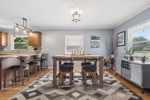 Dining - 620 E 10th St, Lockport, IL 60441 photo 1 of 2