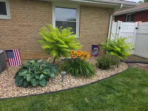 Exterior - 620 E 10th St, Lockport, IL 60441 photo 12 of 14