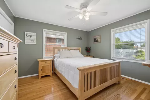 Bedroom - 620 E 10th St, Lockport, IL 60441 photo 2 of 2