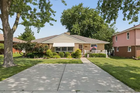 Exterior - 620 E 10th St, Lockport, IL 60441 photo 2 of 14