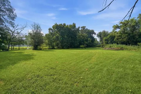 Exterior - 627 E Main St, Ottawa, IL 61350 photo 13 of 14