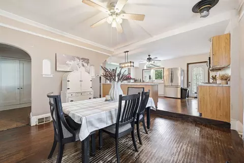 Dining - 627 E Main St, Ottawa, IL 61350 photo 1 of 2