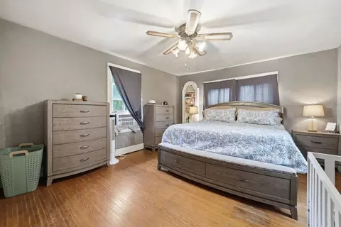 Bedroom - 627 E Main St, Ottawa, IL 61350 photo 1 of 1
