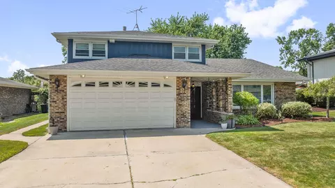 10362 S Alta Dr, Palos Hills, IL 60465