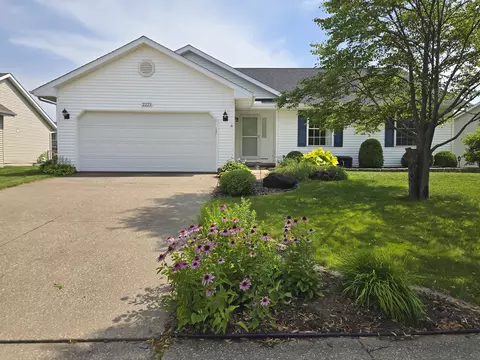 2223 E 57th St, Davenport, IA 52807
