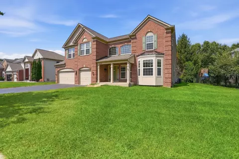 Exterior - 12312 Blue Iris Ln, Plainfield, IL 60585 photo 2 of 8