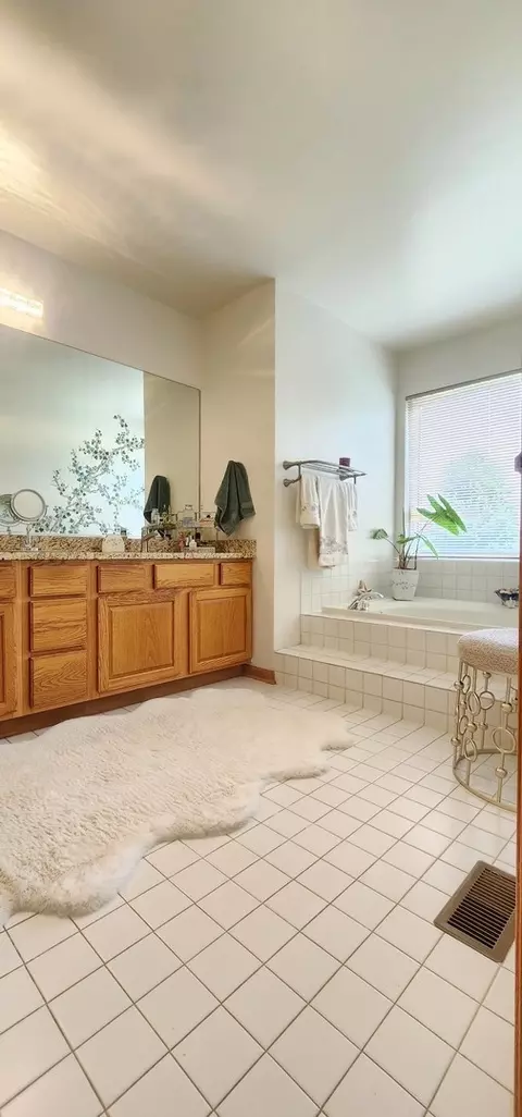 Bath - 7307 Atkinson Cir, Plainfield, IL 60586 photo 1 of 7