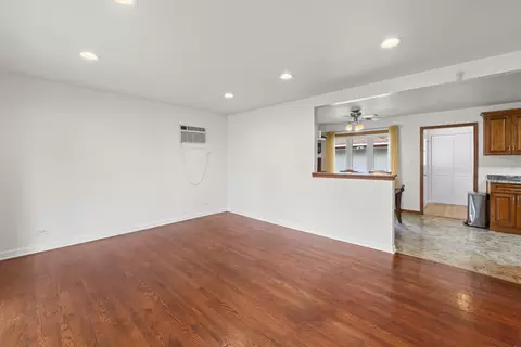 Living - 6940 Olympic Dr, Bridgeview, IL 60455 photo 3 of 9