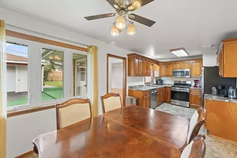 Dining - 6940 Olympic Dr, Bridgeview, IL 60455 photo 1 of 2