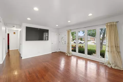 Living - 6940 Olympic Dr, Bridgeview, IL 60455 photo 5 of 9