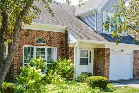 3930 Newport Way, Arlington Heights, IL 60004