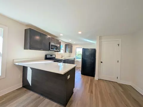 Kitchen - 481 N Cottage Ave, Kankakee, IL 60901 photo 1 of 5