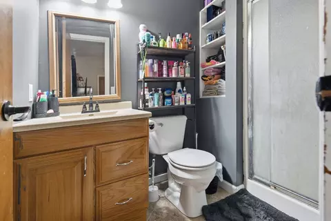 Bath - 2811 Phillip Pl, Bloomington, IL 61704 photo 3 of 3