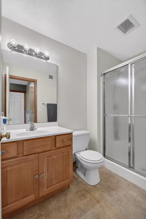 Bath - 3209 S 16th Ave #101, Eldridge, IA 52748 photo 2 of 2