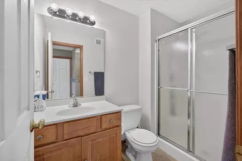 Bath - 3209 S 16th Ave #101, Eldridge, IA 52748 photo 1 of 2