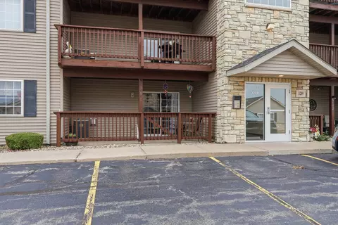 Exterior - 3209 S 16th Ave #101, Eldridge, IA 52748 photo 2 of 3