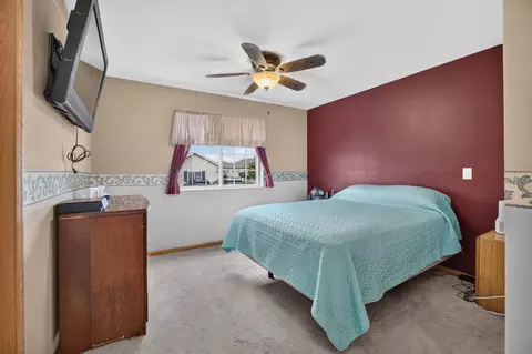 Bedroom - 3209 S 16th Ave #101, Eldridge, IA 52748 photo 3 of 4