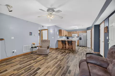 Living - 3209 S 16th Ave #101, Eldridge, IA 52748 photo 2 of 3