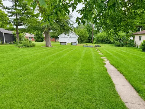 Exterior - 111 Maple Ave, Minonk, IL 61760 photo 4 of 5