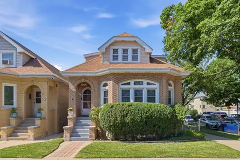 5800 W Giddings St, Chicago, IL 60630