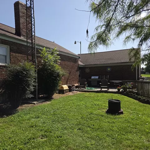 Exterior - 13448 Ewing Rd, Whittington, IL 62897 photo 3 of 6