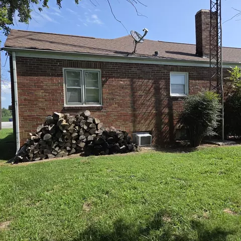 Exterior - 13448 Ewing Rd, Whittington, IL 62897 photo 6 of 6