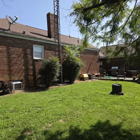 Exterior - 13448 Ewing Rd, Whittington, IL 62897 photo 5 of 6