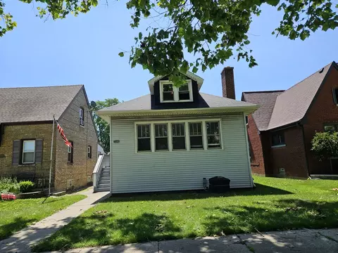 7205 W Ibsen St, Chicago, IL 60631