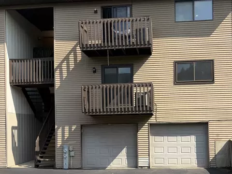 391 S Collins St #G, South Elgin, IL 60177